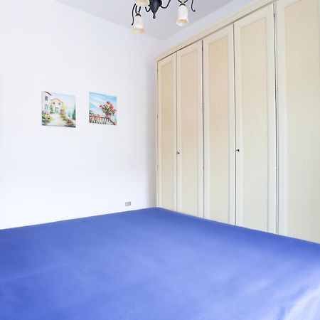 Bright Apartment Near The Sea With Parking Салерно Екстериор снимка