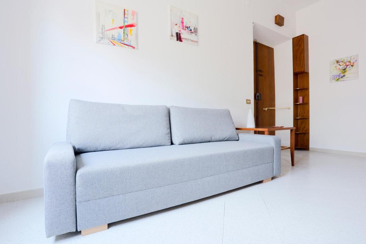 Bright Apartment Near The Sea With Parking Салерно Екстериор снимка
