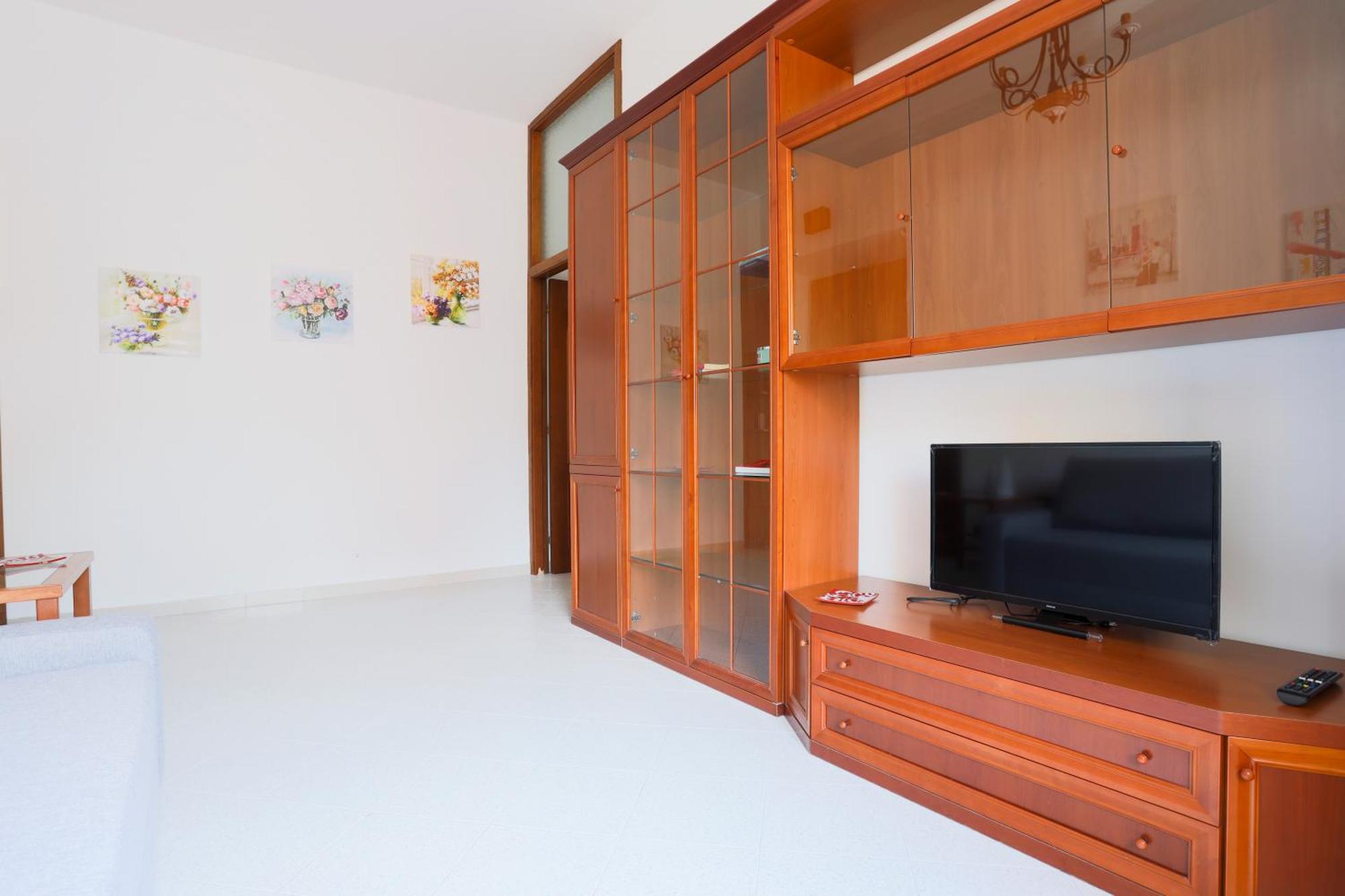 Bright Apartment Near The Sea With Parking Салерно Екстериор снимка