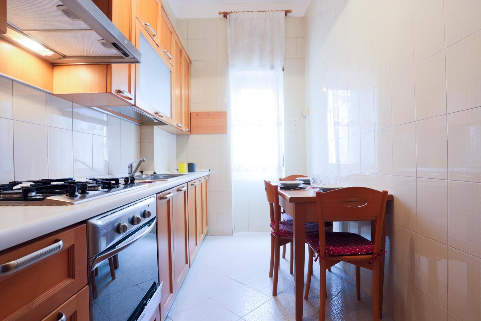 Bright Apartment Near The Sea With Parking Салерно Екстериор снимка